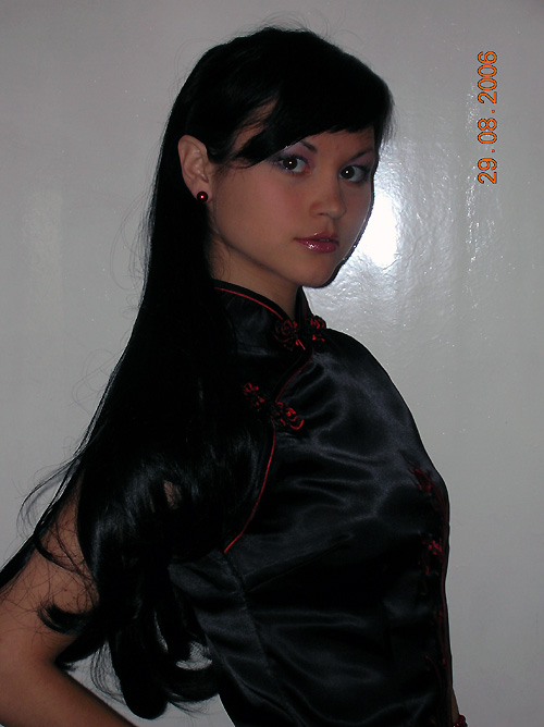 Photo the girl in a black dress